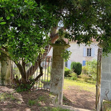 Le Loriot Bed and Breakfast Champagne-et-Fontaine Exteriör bild